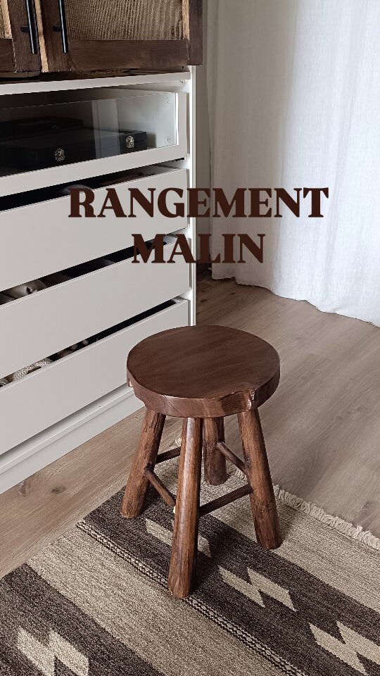 Instagram post from lamethodehello. This post is in position 2.